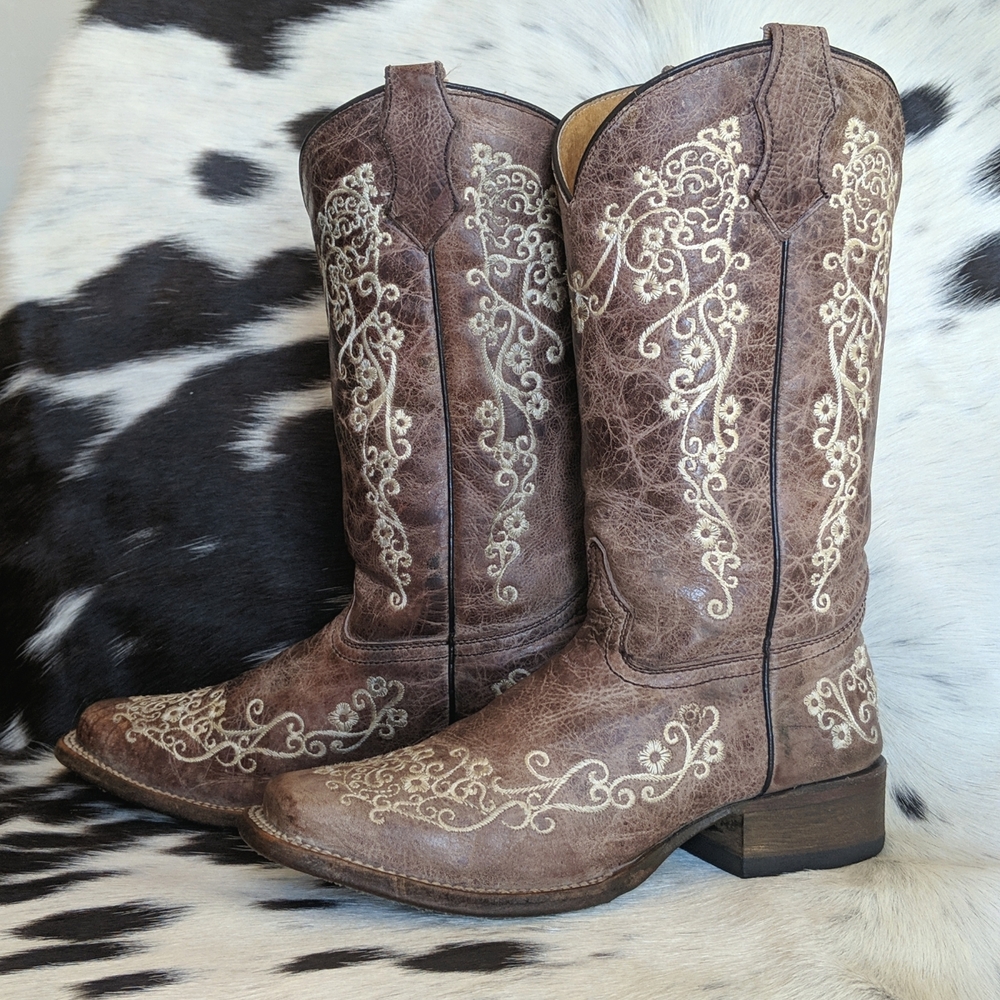 Girls/youth CORRAL A2980 leather square toe floral embroidered cowboy boots sz 4